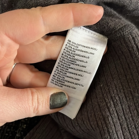 The North Face Gray and Black Wool Blend Floral Zip Up Sweatshirt - Picture 7 of 9